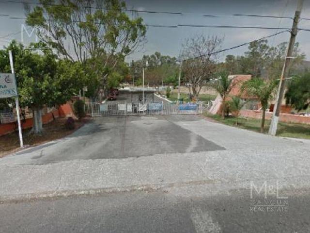 Terreno en Venta en Fraccionamiento Isla de Cuautla 1098 m2. Morelos