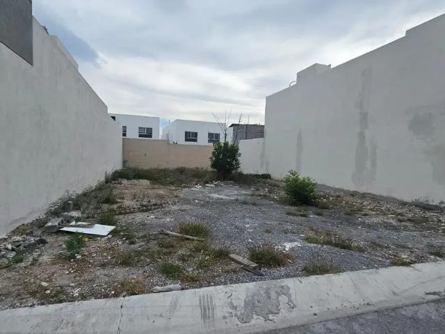Terreno en venta en Fraccionamiento La Escondida
