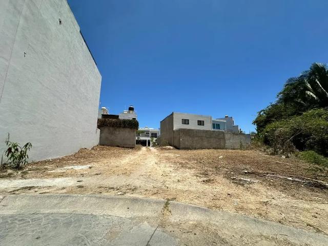 TERRENO EN VENTA EN FRACCIONAMIENTO LISBOA, PUERTO VALLARTA