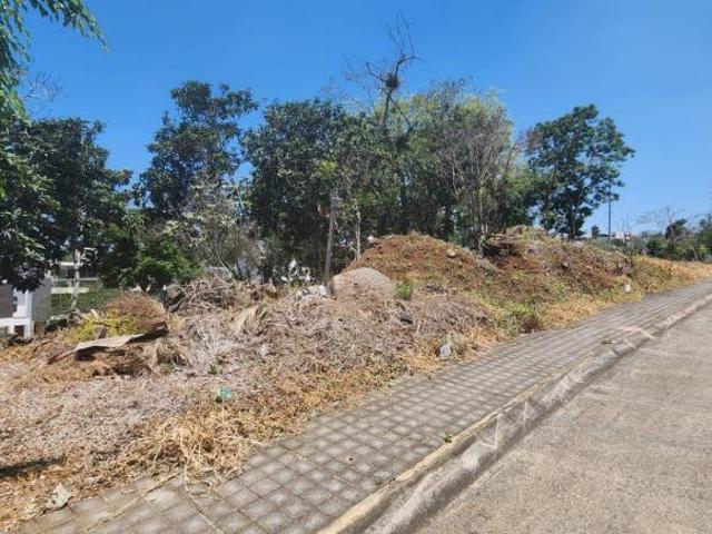 TERRENO EN VENTA EN FRACCIONAMIENTO PASEO DE LA REINA