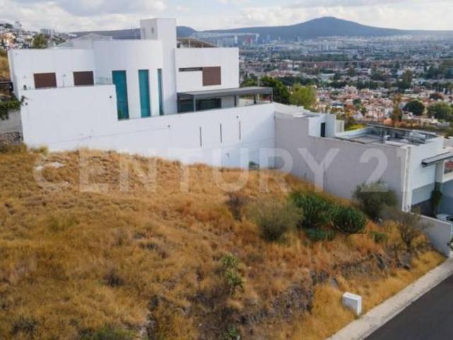 Terreno en Venta en Fraccionamiento Pedregal de Querétaro