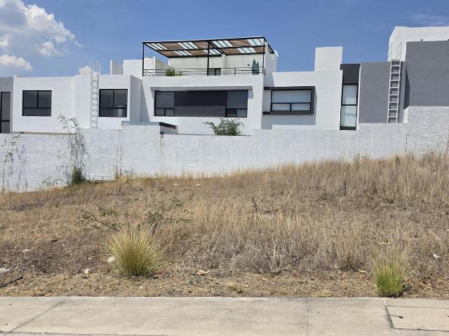Terreno en Venta en Fraccionamiento privado con casa club, canchas multideportivas y ?reas verdes