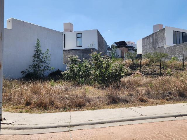 Terreno en Venta en fraccionamiento privado con casa club y ?reas verdes, juegos infantiles