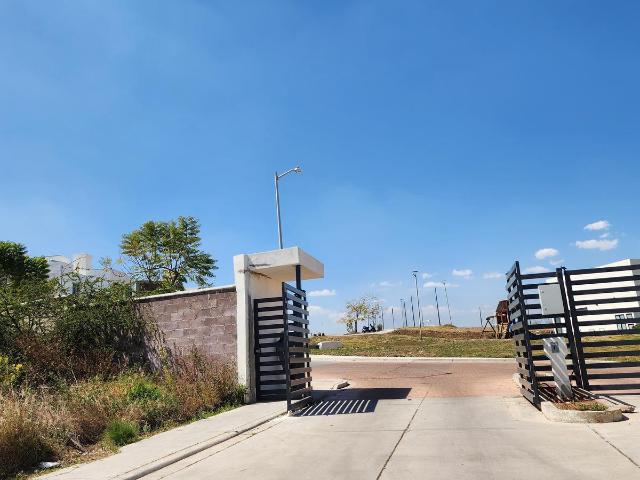 Terreno en Venta en fraccionamiento privado con casa club y ?reas verdes