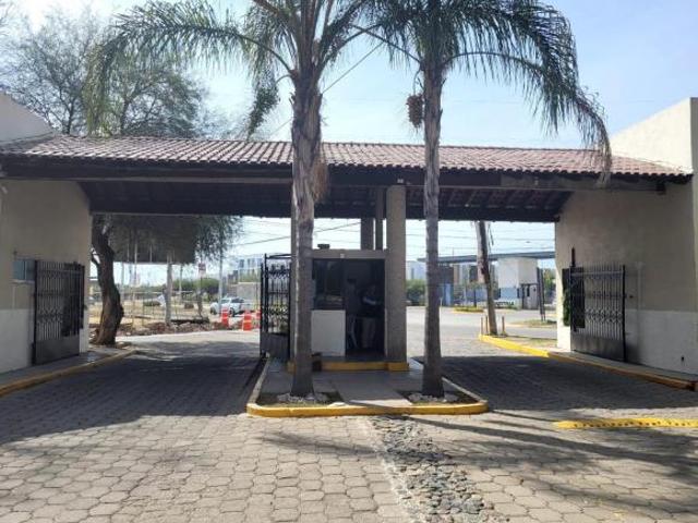 Terreno en venta en Fraccionamiento privado La Herradura, León Guanajuato