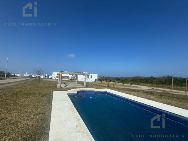 Terreno en venta en Fraccionamiento Real Mandinga, Alvarado, Veracruz, de 308 m? junto a ?rea verde y alberca