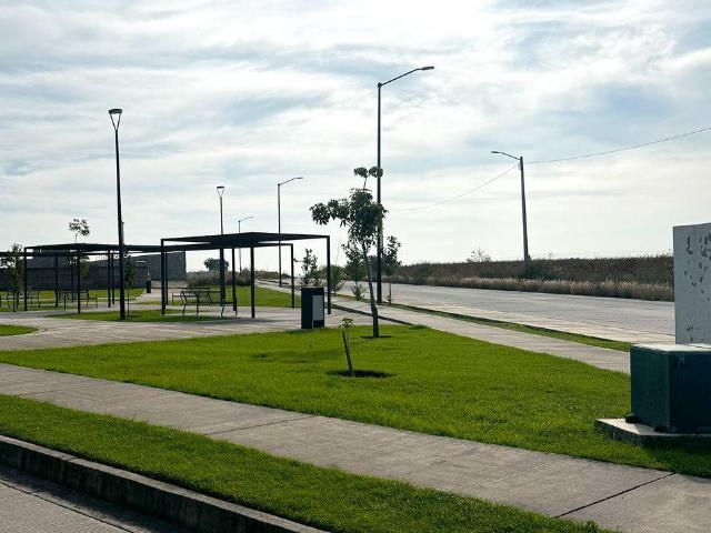 Terreno en venta en Huertos Urbanos H?bitat ? Zapopan, Jalisco