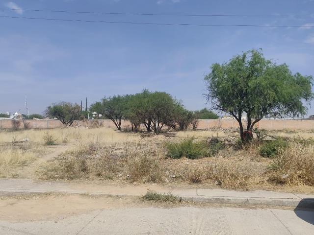 Terreno en Venta en Julio Cadena | Esquina con Arroyo del Calvario