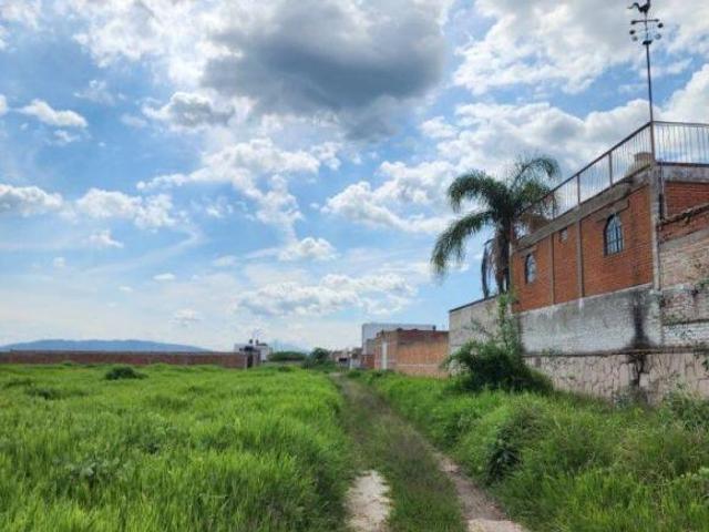 Terreno en Venta en Jardines de la Providencia, Zapopan