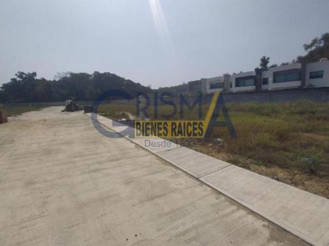 TERRENO EN VENTA EN JARDINES DE TUXPAN