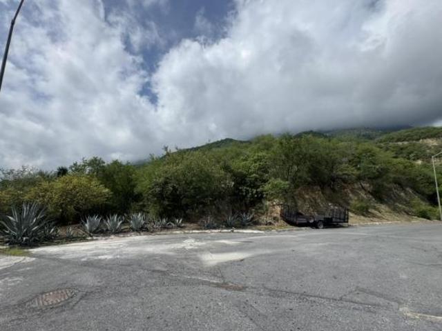 Terreno en Venta en Jardines de Valle Alto