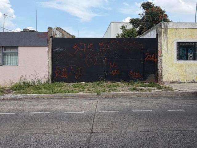 TERRENO EN VENTA EN JARDÍNES DEL COUNTRY EN GDL