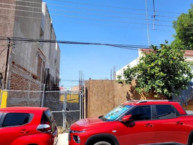 Terreno en venta en Jardines del Moral