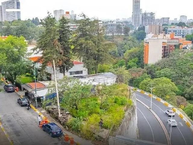 Terreno en venta en la colonia Lomas AnAhuac