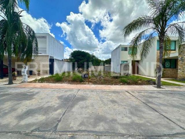 Terreno en venta en la privada Punta Lomas, Temozón Norte, Mérida