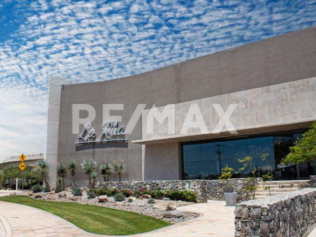 TERRENO EN VENTA EN LA RÚA RESIDENCIAL