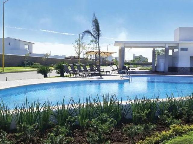 Terreno en venta en las plazas