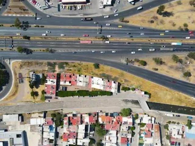 Terreno en venta en lateral de Carretera 57, Querétaro