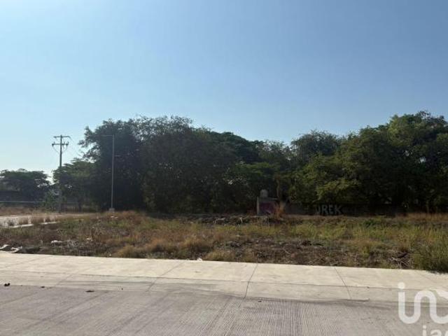 Terreno en Venta en libramiento carretera Colima Gdl uso de suelo CR en Colima