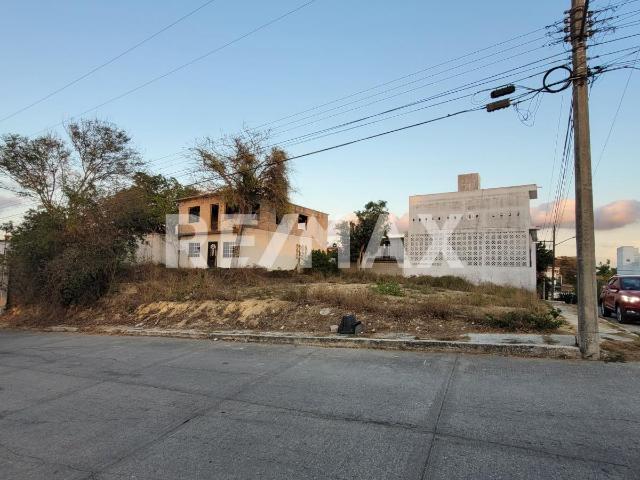 Terreno en Venta en Loma Alta