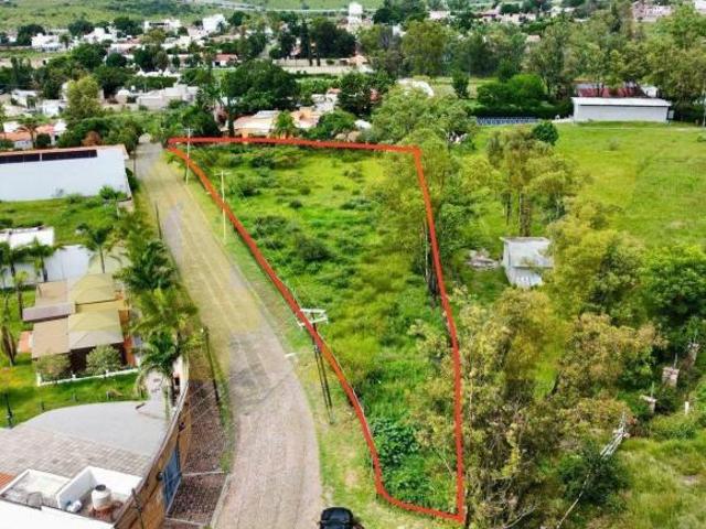 TERRENO EN VENTA EN LOMAS DE COMANJILLA