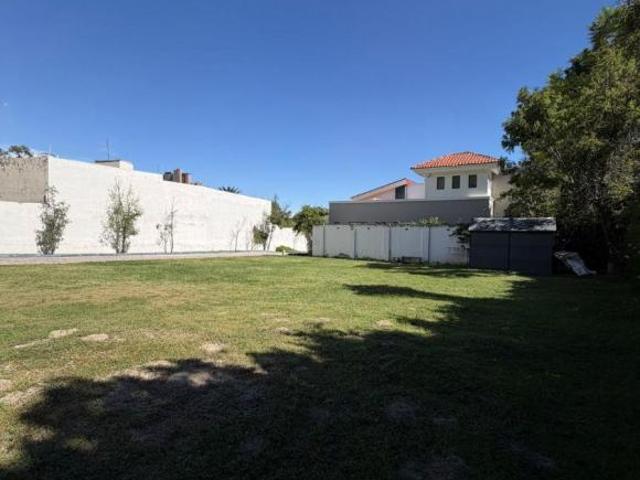 Terreno en venta en lomas del valle en coto
