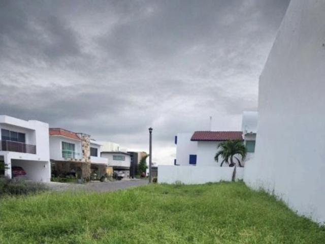 TERRENO en VENTA en Lomas Residencial