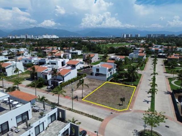 Terreno en Venta en Los Tigres Nuevo Vallarta | 643 m2 en Esquina