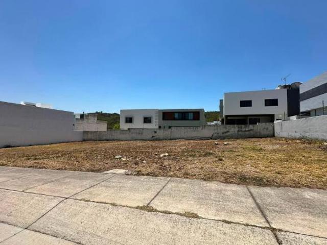 Terreno en Venta en Los Robles 4