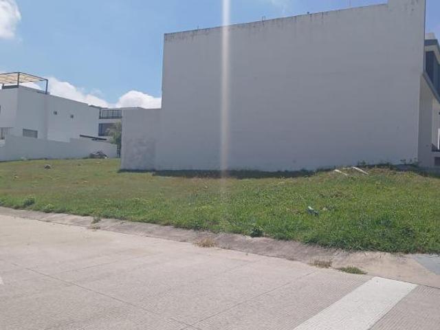 Terreno en Venta en Los Robles 4