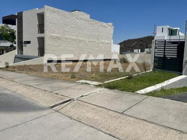 Terreno en Venta en Los Robles 4