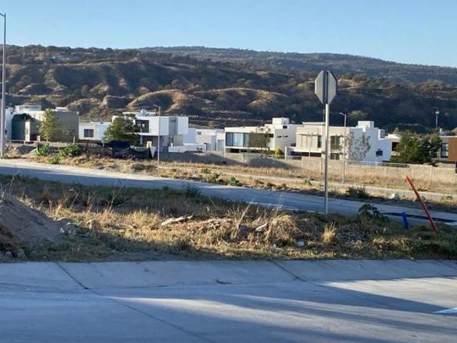 Terreno en venta en. Los Robles