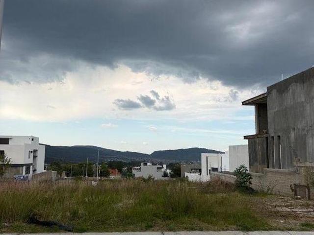 Terreno en venta en Los robles residencial