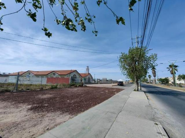 Terreno en venta en Pachuca, a pie de Carretera, 2400 m2. en Bonfil