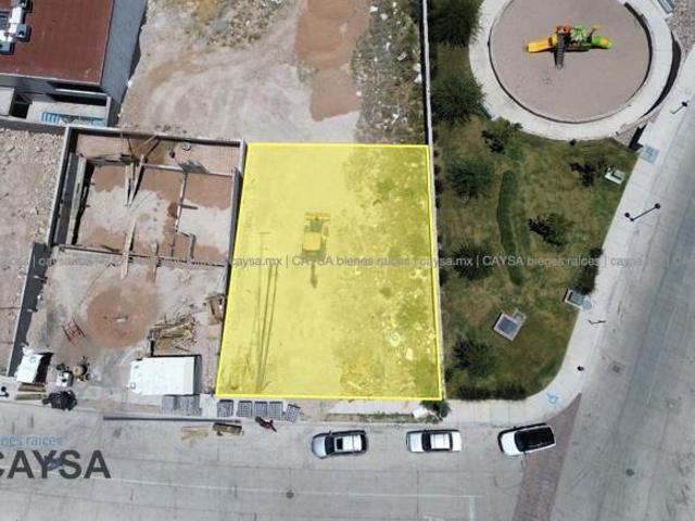 TERRENO EN VENTA en Paseo de las Lomas enseguida de parque