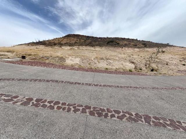 Terreno en Venta en Paseo del Puma Altozano