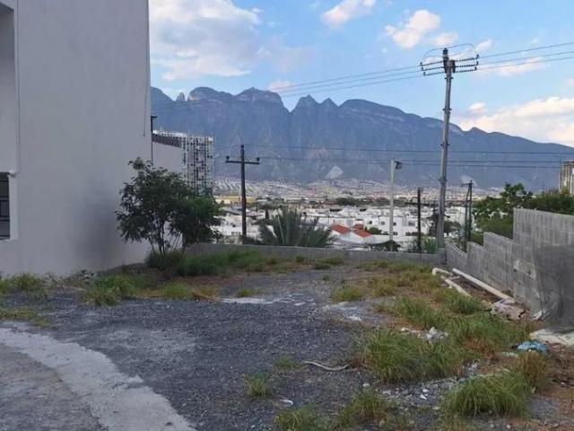 Terreno en venta en Pedregal de la Huasteca