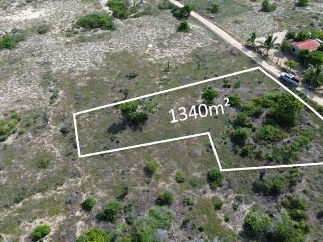 Terreno en venta en playa Tahueca de 1340m² en forma de L