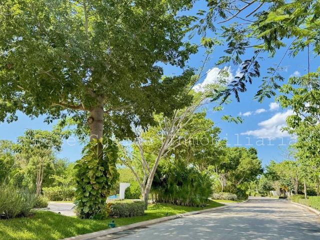 Terreno en venta en Privada Tamara, Zona Country M?rida