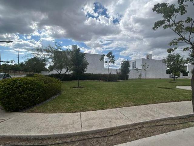 TERRENO EN VENTA EN RESIDENCIAL MAYORAZGO