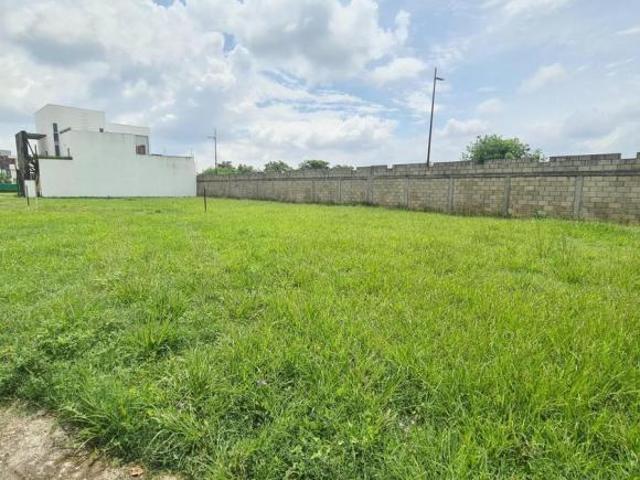TERRENO EN VENTA EN RESIDENCIAL CENTROPOLIS ETAPA 1 JUNTO A PLAZA ALTABRISA