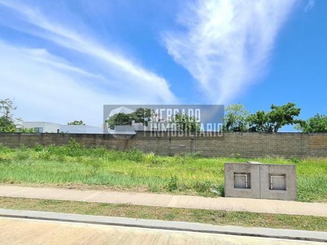 Terreno en venta en residencial palmira zona country