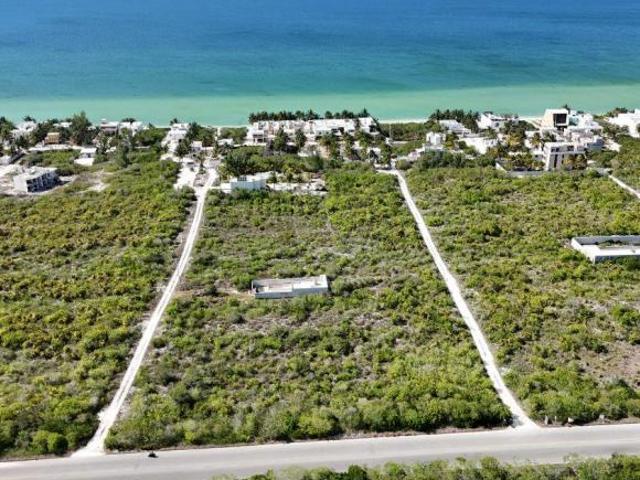 Terreno en venta en San Benito, a pocos metros del mar