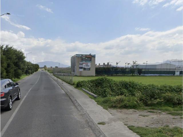 Terreno en venta en San Miguel Totocuitlapilco, Metepec, México