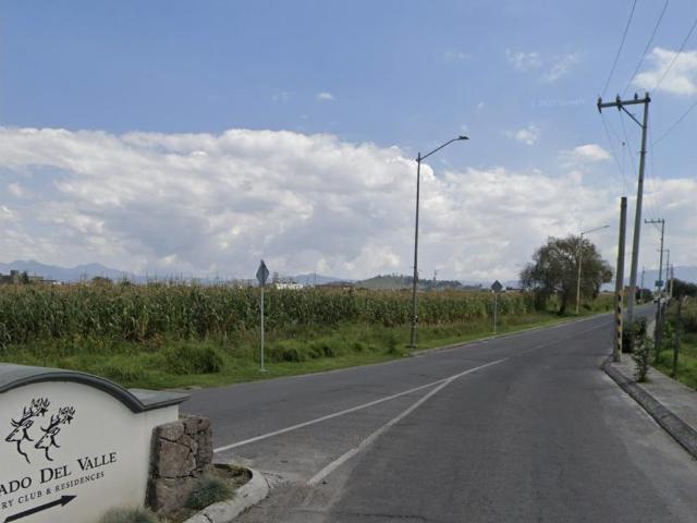 Terreno en venta en San Miguel Totocuitlapilco, Metepec, México