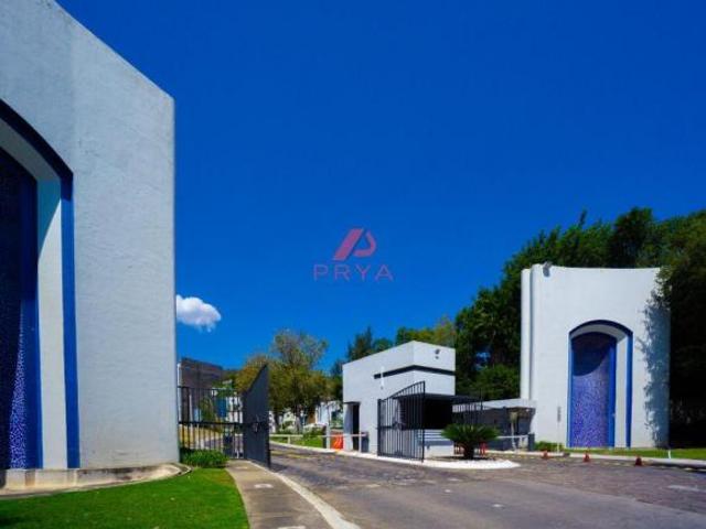 Terreno en Venta en Santa Anita, Tlajomulco | Condominio Lago Nogal | 605 m²