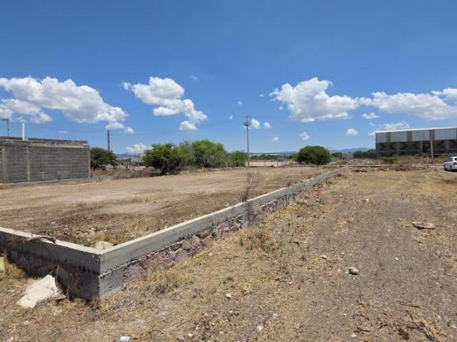 Terreno en venta en Antiguo Camino a Santa Rita plano a pie de avenida