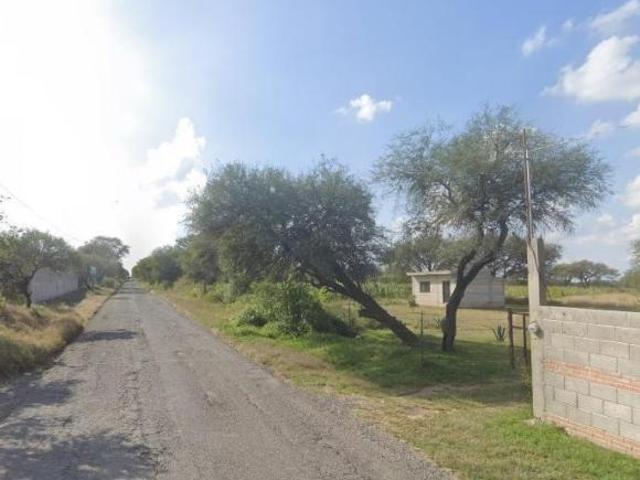 TERRENO EN VENTA EN SANTILLAN TEQUISQUIAPAN: 2 HECTÁREAS A PIE DE CARRETERA Escriturado