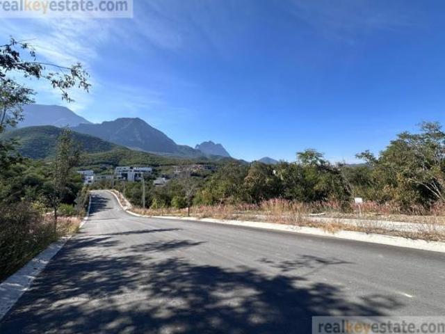 TERRENO EN VENTA EN SIERRA ALTA SECTOR 10, MONTERREY, NUEVO LEON