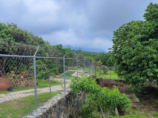 Terreno en venta en Tepoztlán Morelos, con construcción en obra negra